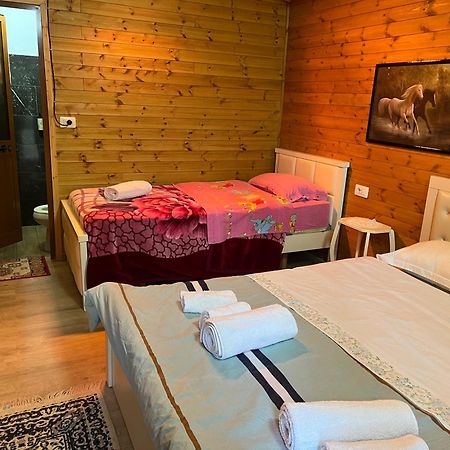 Bujtina Uji I Panjes, Log Cabins Dukat Exterior foto