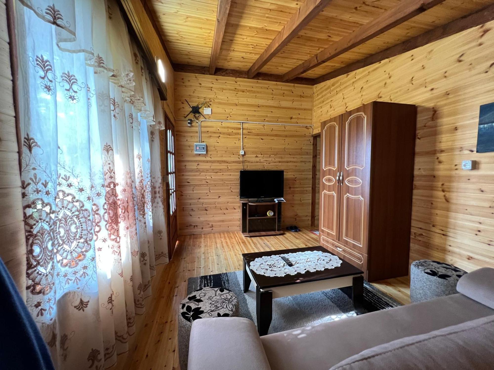 Bujtina Uji I Panjes, Log Cabins Dukat Exterior foto